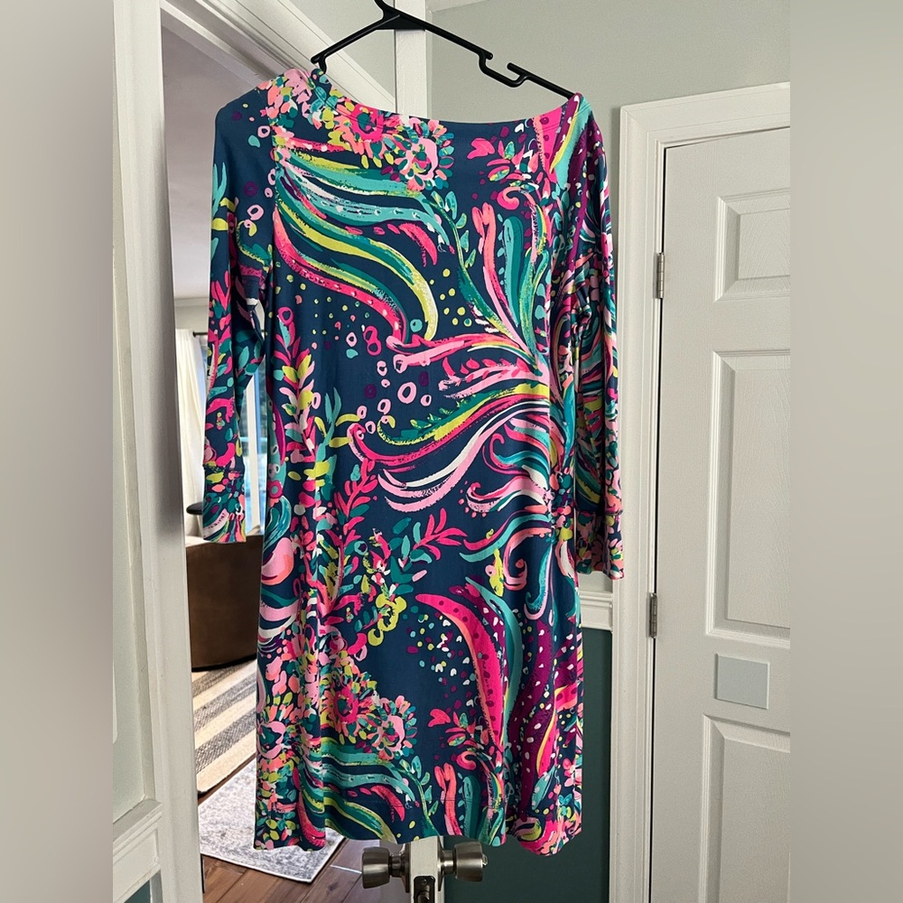 LILLY PULITZER DRESS. Worn twice size medium.  Beautiful colours!!